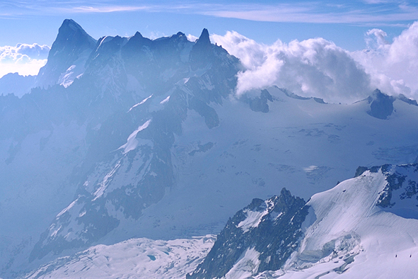 �i���j�O�����h�E�W�����X4208���@�i�����j�_���E�f���E�W�F�A��4013m